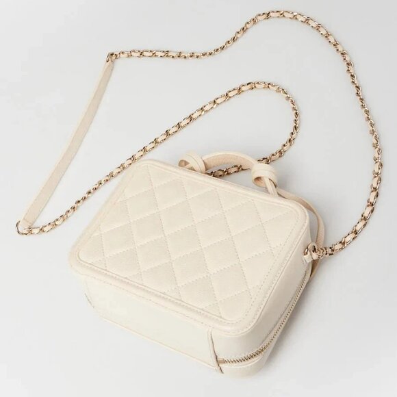 Chanel White Quilted Caviar Leather Filigree Mini Vanity Case Bag - Picture 3 of 12